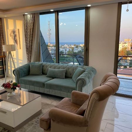 Апартаменты Elegant 2+1 Flat In The Heart Of Kyrenia + Wifi Экстерьер фото