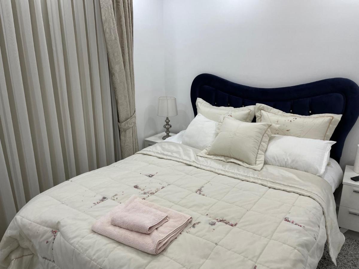 Апартаменты Elegant 2+1 Flat In The Heart Of Kyrenia + Wifi Экстерьер фото